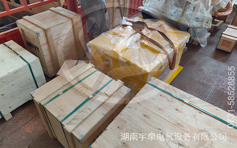 2.5噸蓄電池電機(jī)車出口海外 3.jpg